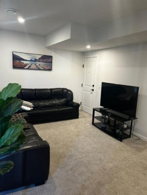 Praise bethel -Homely walkout legal basement in YYC